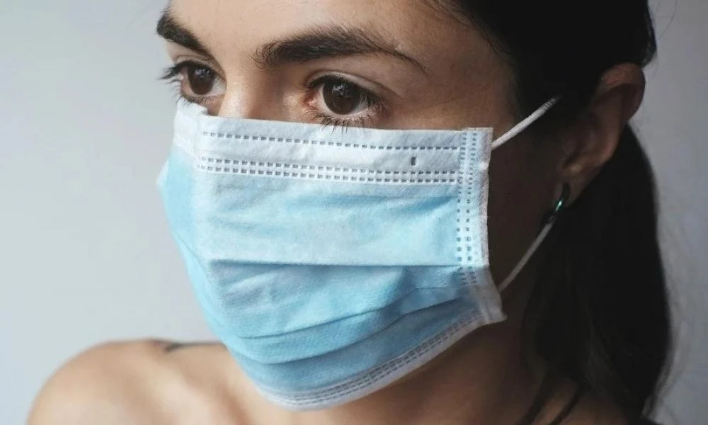 Αυξάνεται ο ΦΠΑ σε μάσκες και αντισηπτικά από 1η Ιουλίου